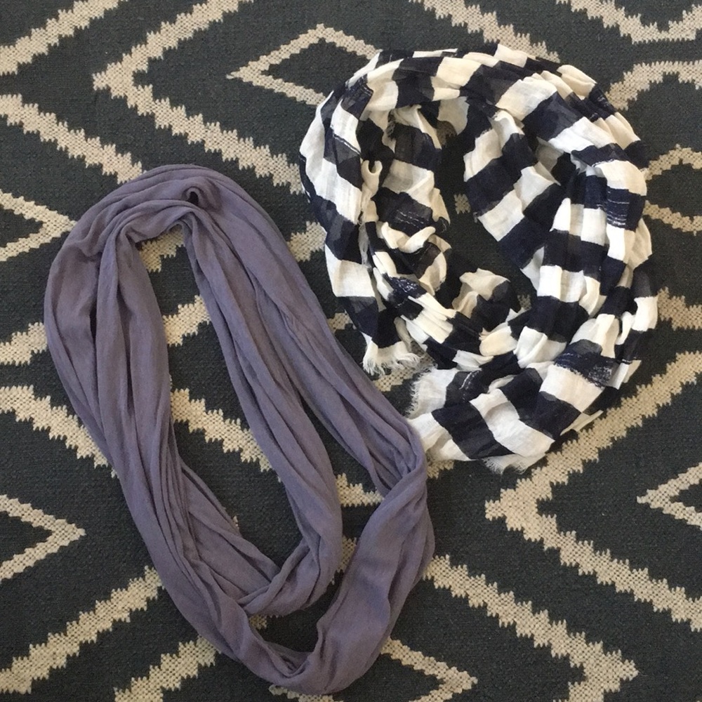 2 scarfs - purple infinity & black/white linen